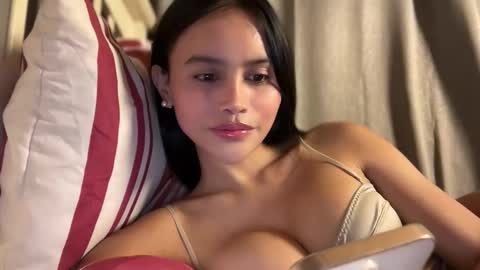 Snapshot of webcammaggie chatting on November 2025 04:06:02 PM Maggie online show from November 2025 04:06:02 PM