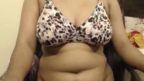 mina online show from December 2025 07:09:01 PM