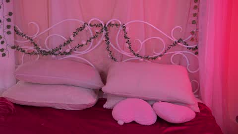 wednesday_evans online show from April 2026 05:26:02 AM