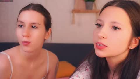 Nora online show from November 2025 07:35:02 PM