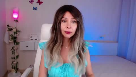 Snapshot of wendifoster chatting on July 2026 03:40:01 PM Wendi Foster online show from July 2026 03:40:01 PM