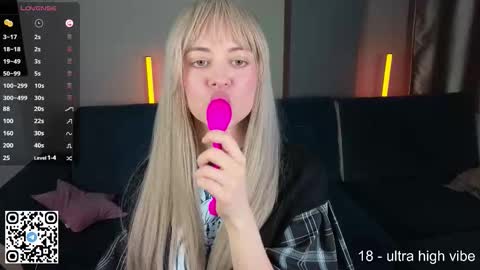 Snapshot of wendylovelylovew chatting on September 2025 04:31:02 PM Wendy online show from September 2025 04:31:02 PM