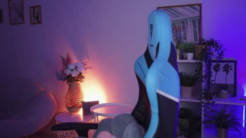 little girl who is always rightLisa online show from December 2024 02:42:01 AM