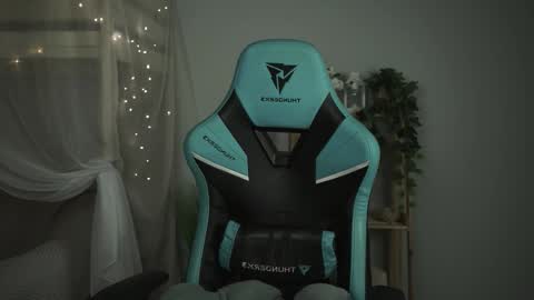 little girl who is always rightLisa online show from October 2025 08:19:02 PM