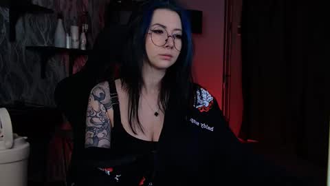 little girl who is always rightLisa online show from December 2025 01:10:01 AM