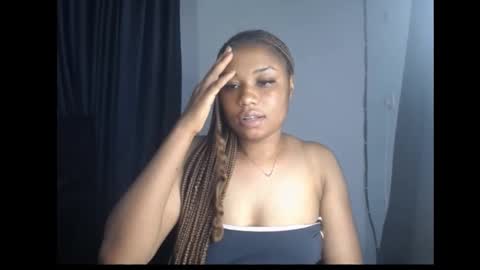Snapshot of wet_juicypussy chatting on December 2024 03:35:01 PM queen online show from December 2024 03:35:01 PM