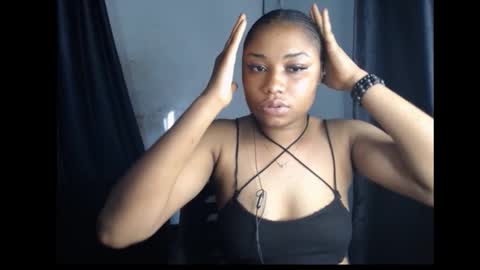 Snapshot of wet_juicypussy chatting on December 2024 03:26:02 PM queen online show from December 2024 03:26:02 PM