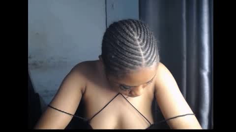Snapshot of wet_juicypussy chatting on December 2024 06:29:01 PM queen online show from December 2024 06:29:01 PM
