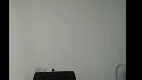 Snapshot of wet_juicypussy chatting on January 2025 10:43:01 AM queen online show from January 2025 10:43:01 AM