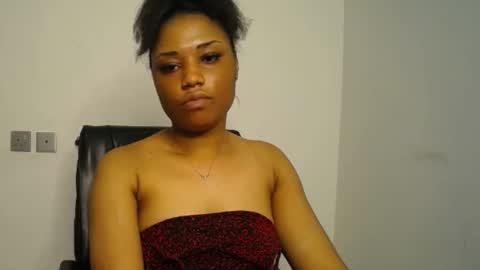 Snapshot of wet_juicypussy chatting on January 2025 09:35:02 AM queen online show from January 2025 09:35:02 AM