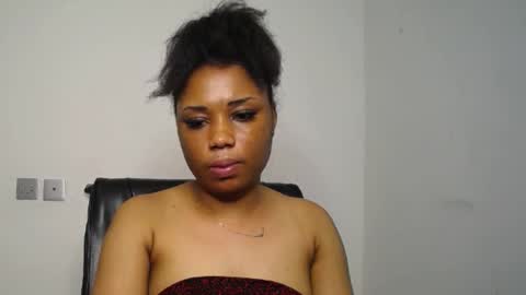 Snapshot of wet_juicypussy chatting on January 2025 01:00:02 PM queen online show from January 2025 01:00:02 PM