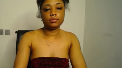 Snapshot of wet_juicypussy chatting on January 2025 07:15:01 AM queen online show from January 2025 07:15:01 AM