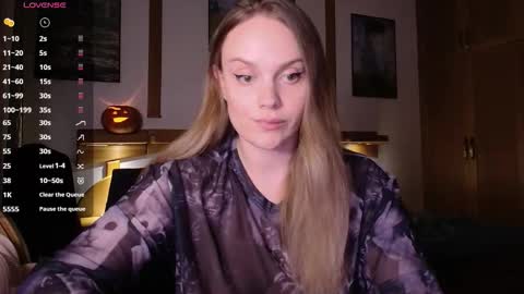 Lana online show from October 2025 05:59:01 PM