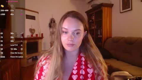 Snapshot of wet_lana chatting on June 2026 07:42:01 PM Lana online show from June 2026 07:42:01 PM