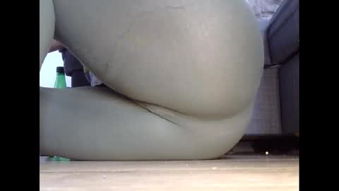 wet_pants2022 online show from February 2025 03:09:01 PM