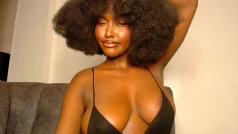 Snapshot of wet_wife_material chatting on January 2025 11:02:02 PM Macey online show from January 2025 11:02:02 PM