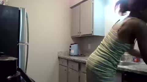 Kylie online show from October 2025 03:49:02 AM