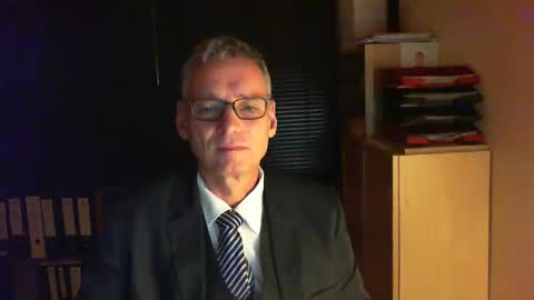 Franz online show from October 2025 07:58:01 PM