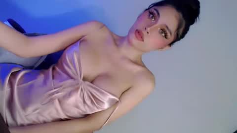 Snapshot of what_the_fuckxx chatting on January 2025 01:29:01 AM kiara online show from January 2025 01:29:01 AM