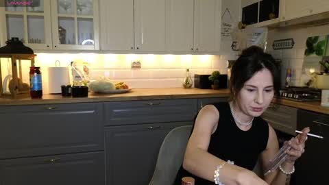 Victoria Maria online show from January 2025 11:42:02 AM
