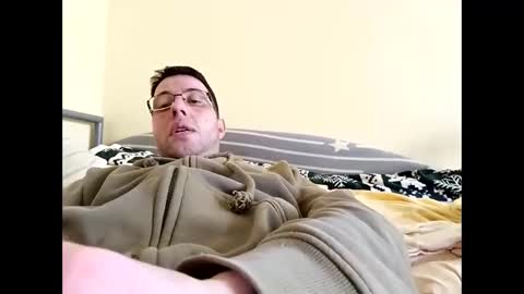 Snapshot of whatwouldyouliketosee chatting on January 2025 12:26:01 PM stoffy online show from January 2025 12:26:01 PM