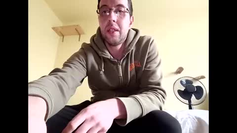 Snapshot of whatwouldyouliketosee chatting on February 2025 08:06:02 AM stoffy online show from February 2025 08:06:02 AM