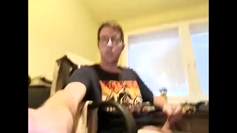 Snapshot of whatwouldyouliketosee chatting on October 2025 04:15:02 PM stoffy online show from October 2025 04:15:02 PM