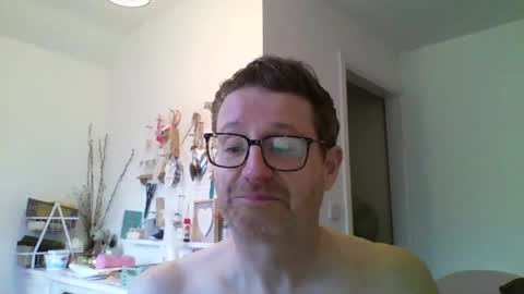 wheelbarrow70 online show from April 2026 06:01:01 PM