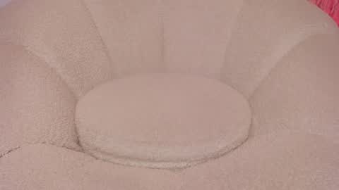 Snapshot of whiite_snow_ chatting on December 2024 02:00:01 PM Sara online show from December 2024 02:00:01 PM