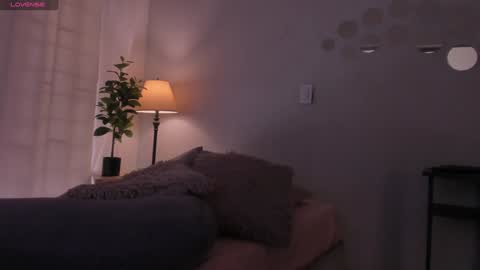 Snapshot of whiite_snow_ chatting on December 2024 05:00:01 PM Sara online show from December 2024 05:00:01 PM