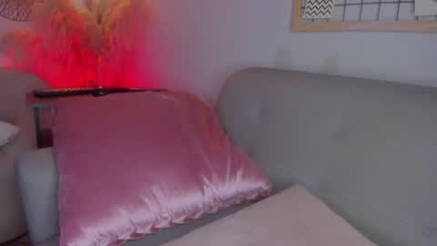 Snapshot of whiite_snow_ chatting on January 2025 05:26:01 PM Sara online show from January 2025 05:26:01 PM