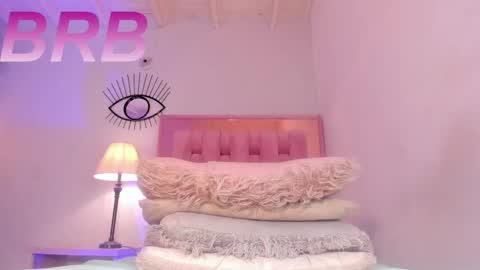 Snapshot of whiite_snow_ chatting on September 2025 02:50:02 PM Sara online show from September 2025 02:50:02 PM