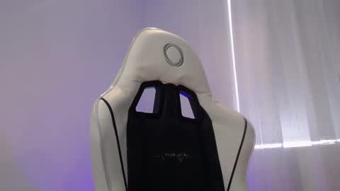 C A R O L  online show from February 2025 04:00:02 PM