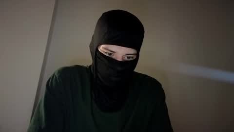 whispero_o online show from December 2025 03:18:02 PM