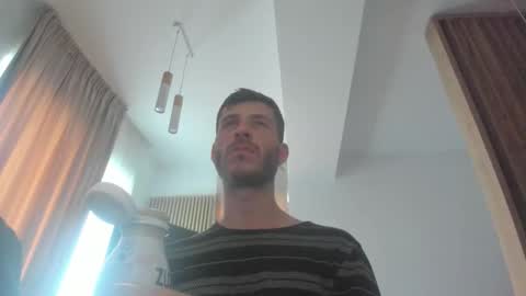 Michael online show from November 2025 09:33:01 AM