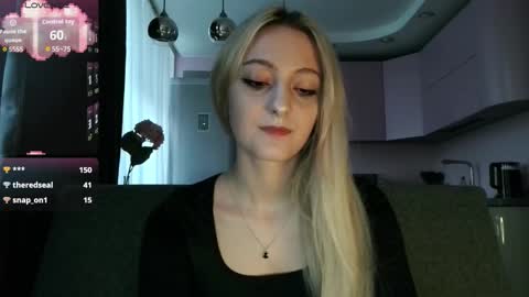 Snapshot of white_liilly chatting on September 2025 04:18:01 PM Lina online show from September 2025 04:18:01 PM