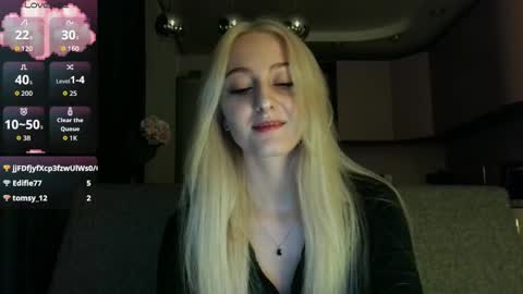 Snapshot of white_liilly chatting on September 2025 10:55:02 PM Lina online show from September 2025 10:55:02 PM