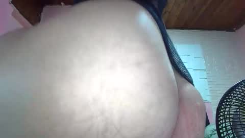 Snapshot of white_sexy_ chatting on January 2025 12:26:02 PM white_sexy_ online show from January 2025 12:26:02 PM