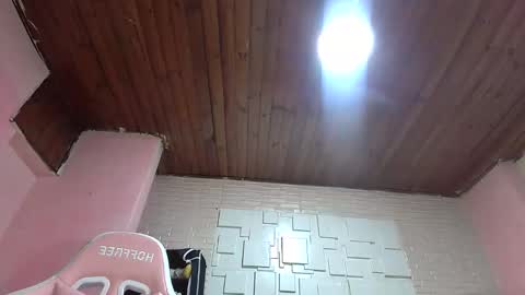 Snapshot of white_sexy_ chatting on March 2025 10:21:02 PM white_sexy_ online show from March 2025 10:21:02 PM