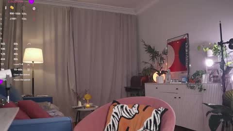 Anita online show from December 2025 04:17:01 AM