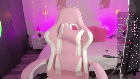 whiteatenea online show from February 2025 07:45:02 AM