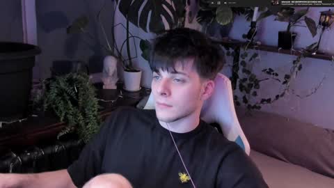 Snapshot of whiteegrimm chatting on December 2024 06:32:02 PM Gus online show from December 2024 06:32:02 PM