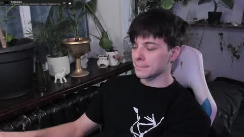 Snapshot of whiteegrimm chatting on February 2025 06:06:01 PM Gus online show from February 2025 06:06:01 PM