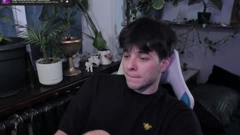 Snapshot of whiteegrimm chatting on February 2025 11:45:01 PM Gus online show from February 2025 11:45:01 PM