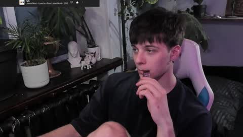 Snapshot of whiteegrimm chatting on March 2025 08:32:01 PM Gus online show from March 2025 08:32:01 PM