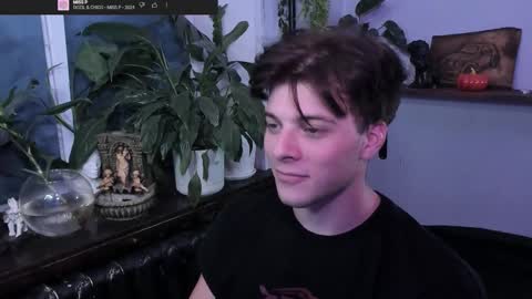 Snapshot of whiteegrimm chatting on October 2025 05:00:01 PM Gus online show from October 2025 05:00:01 PM