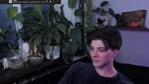 Snapshot of whiteegrimm chatting on November 2025 09:25:02 PM Gus online show from November 2025 09:25:02 PM