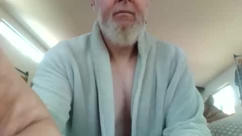 Snapshot of whitepantieman chatting on October 2025 10:29:02 PM whitepantieman online show from October 2025 10:29:02 PM