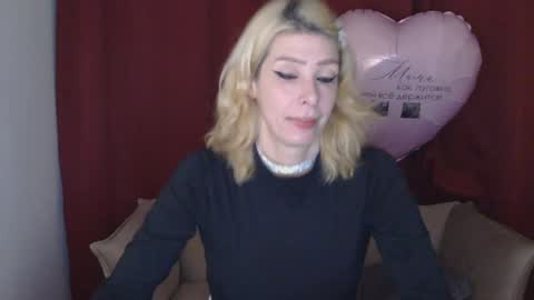 Snapshot of whitequeen888 chatting on January 2025 10:19:01 PM White Queen online show from January 2025 10:19:01 PM