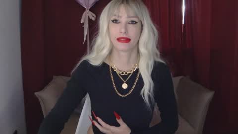 Snapshot of whitequeen888 chatting on February 2025 10:58:02 AM White Queen online show from February 2025 10:58:02 AM